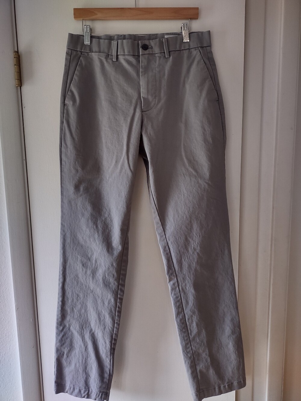 GAP 31x34 Straight Fit Chino Pants Gray Stretch Cotton Men's Business Casual